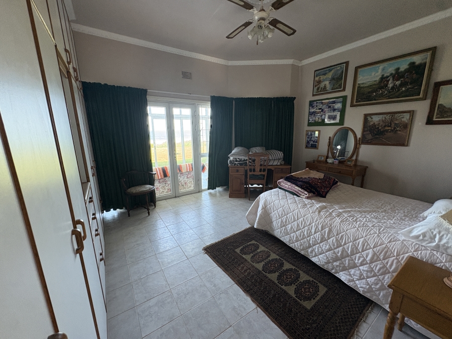 5 Bedroom Property for Sale in Gonubie Eastern Cape